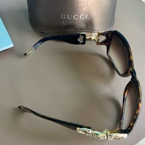 Gucci Tortoiseshell Glasses with Gold Details